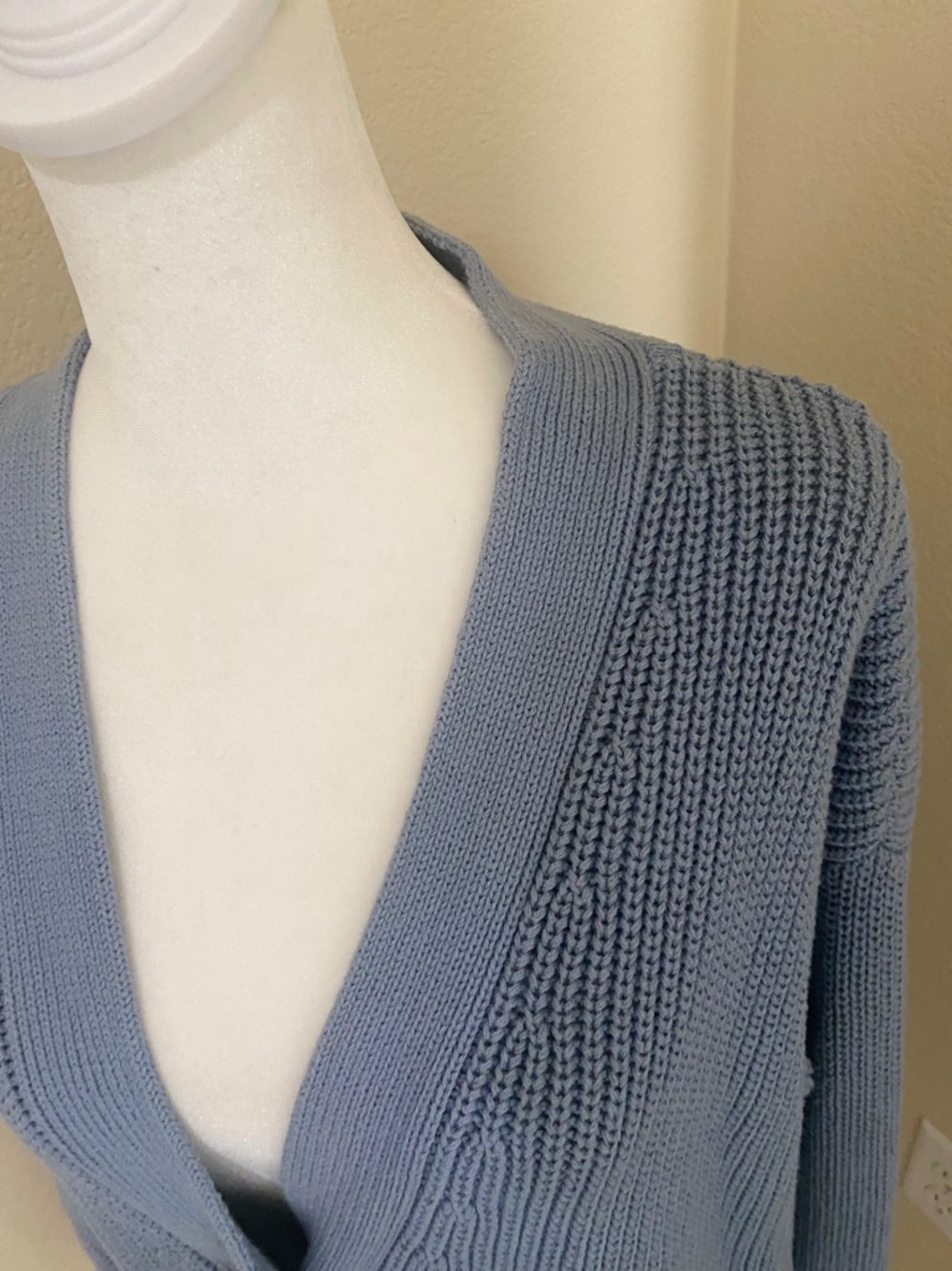 GAP Light Blue Button-Front Knit Cardigan Cable-knit Sweater. Size XL. - Picture 3 of 14